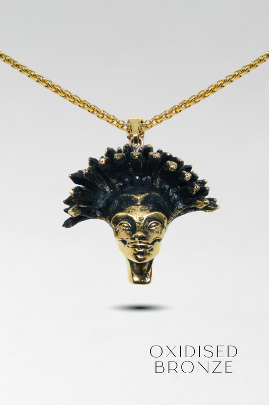 Medusa necklace with neck