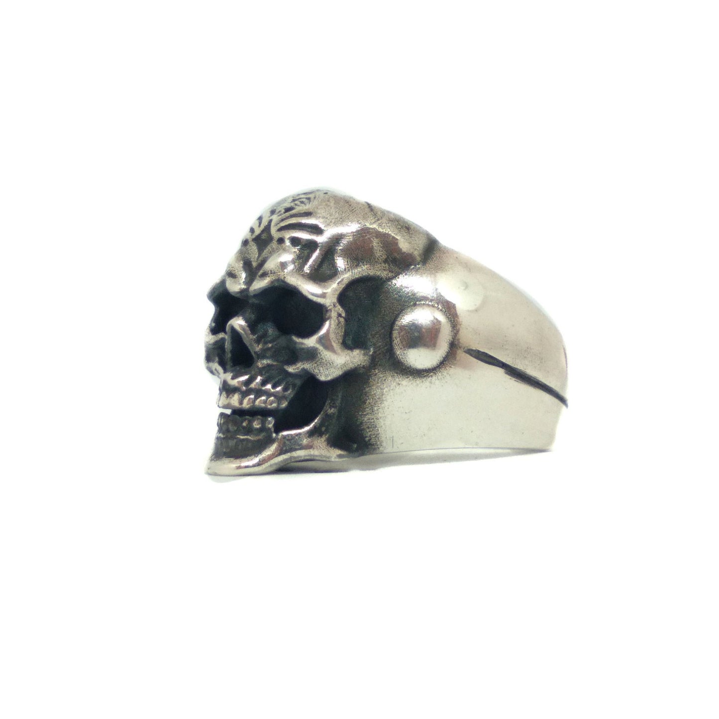 Skull ring