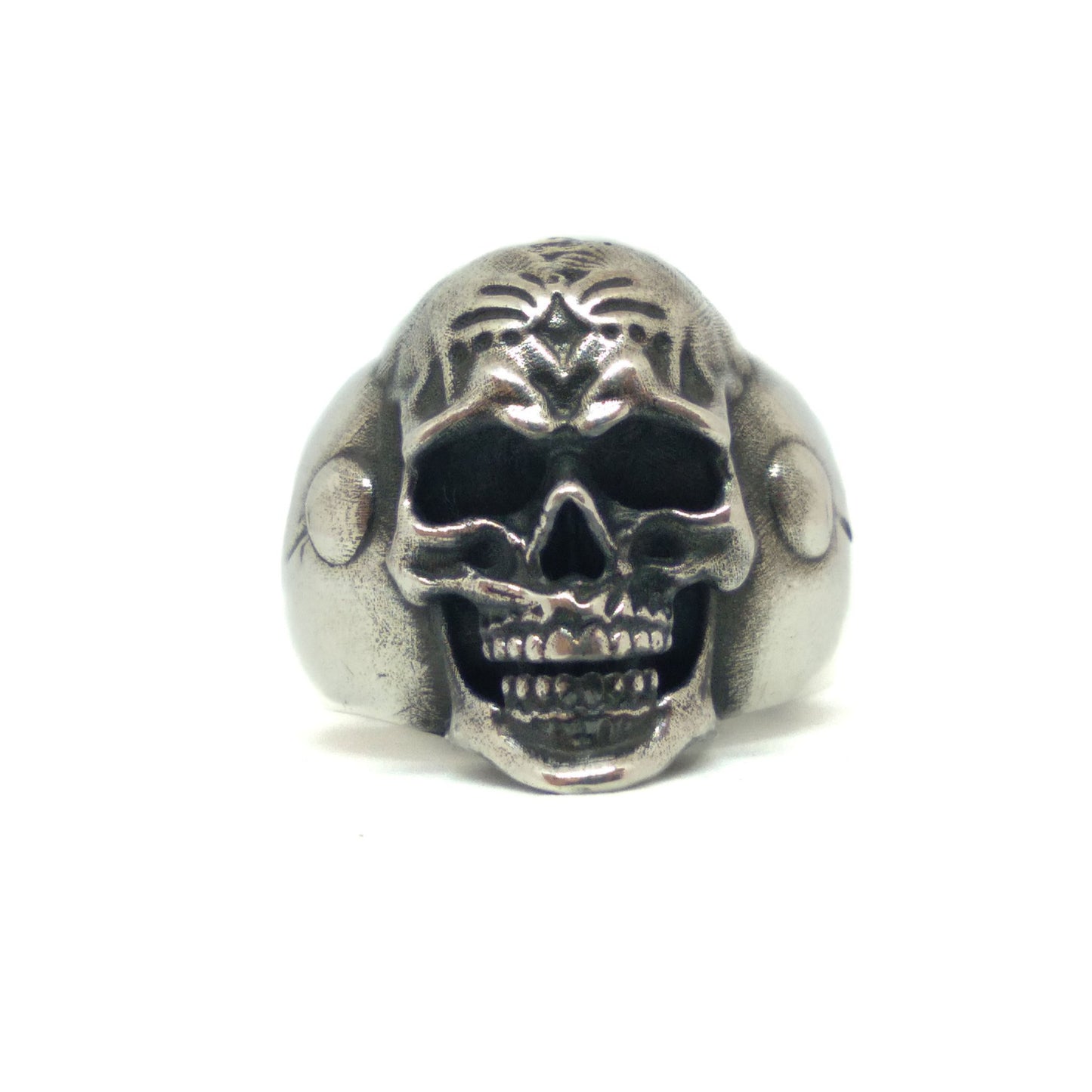 Skull ring